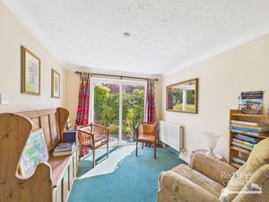 Dining Room- click for photo gallery